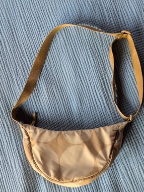 Marimekko x uniqlo Half-Moon Crossbody Bag
